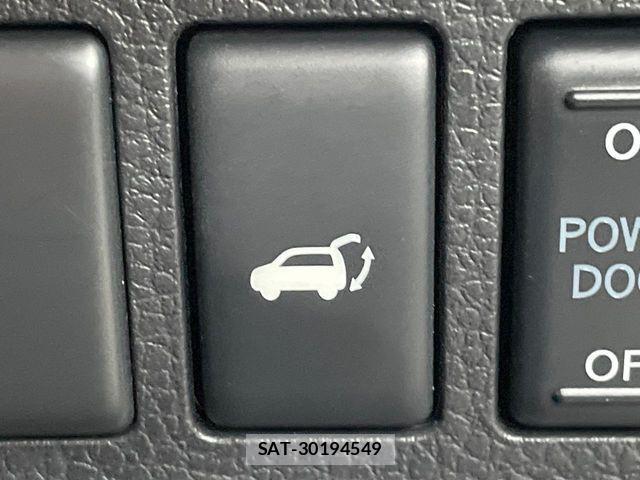 Nissan ELGRAND 2021-05 7979146-6