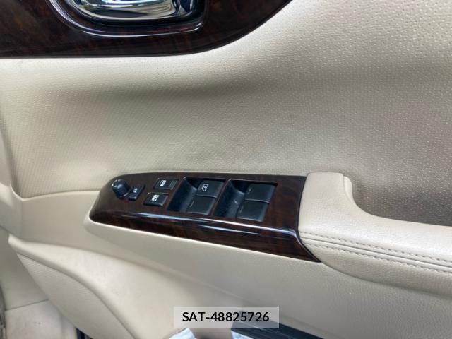 Nissan ELGRAND 2011-08 7979153-13
