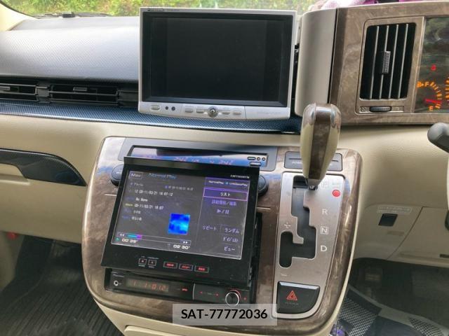 Nissan ELGRAND 2003-07 8035392-16