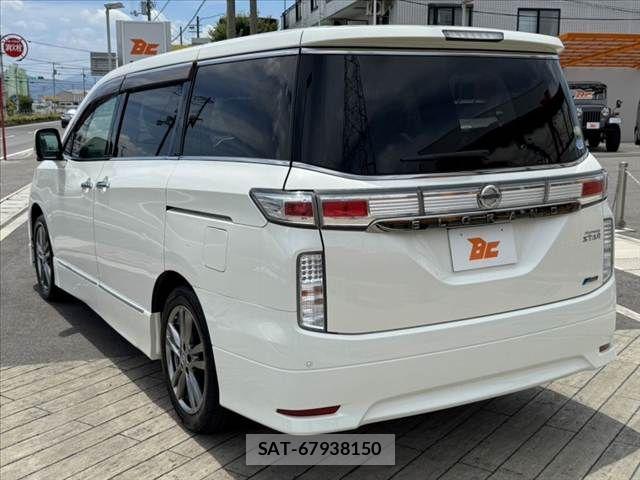 Nissan ELGRAND 2012-01 8035391-14