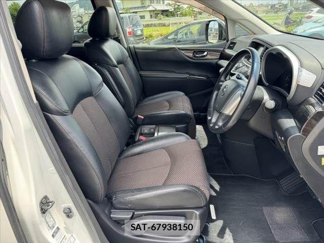 Nissan ELGRAND 2012-01 8035391-15