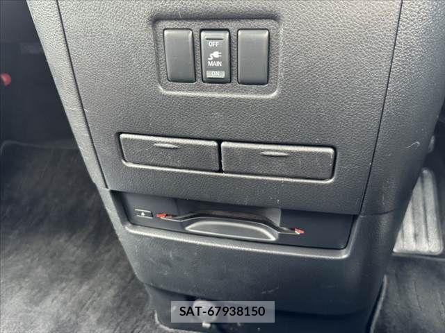 Nissan ELGRAND 2012-01 8035391-26