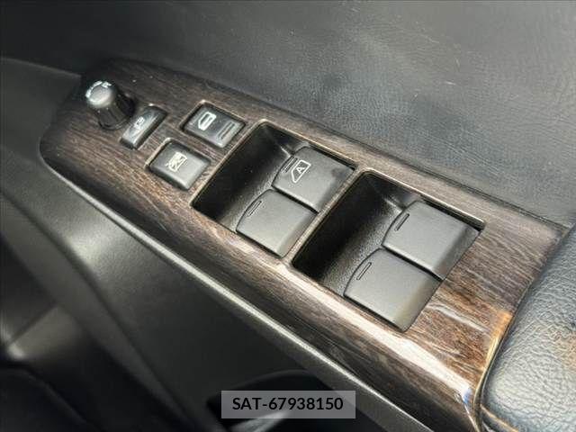 Nissan ELGRAND 2012-01 8035391-28