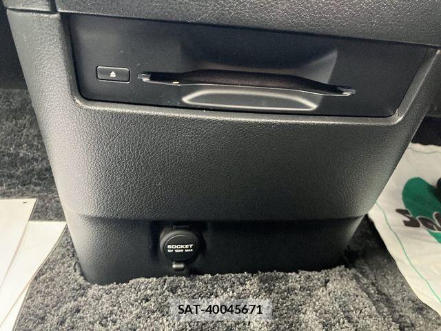 Nissan ELGRAND 2016-02 8035384-10