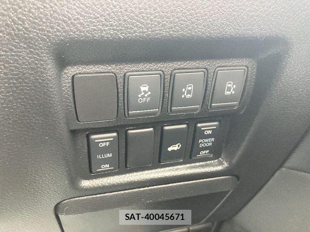 Nissan ELGRAND 2016-02 8035384-15