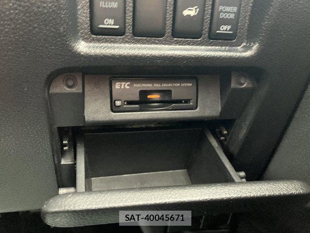 Nissan ELGRAND 2016-02 8035384-16