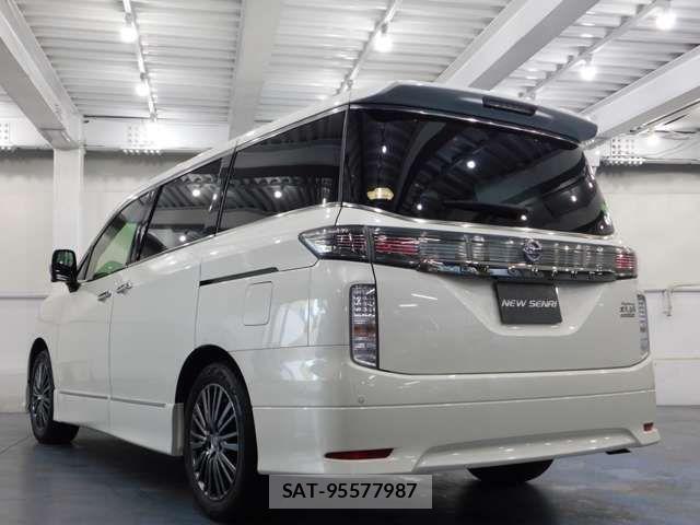 Nissan ELGRAND 2015-11 8035388-1