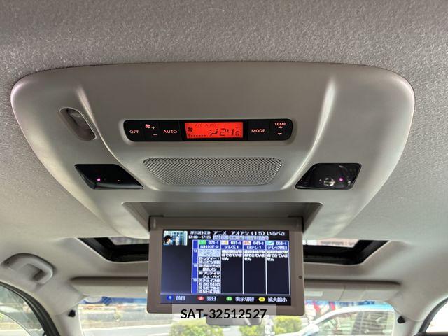 Nissan ELGRAND 2017-08 8035383-9