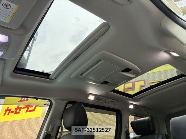 Nissan ELGRAND 2017-08 8035383-25