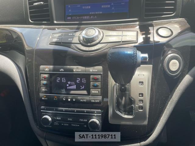 Nissan ELGRAND 2013-04 8035393-12