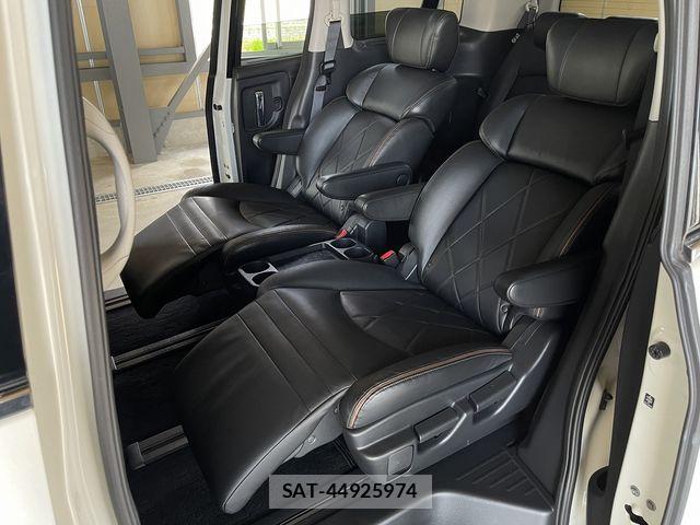 Nissan ELGRAND 2016-01 8035387-10