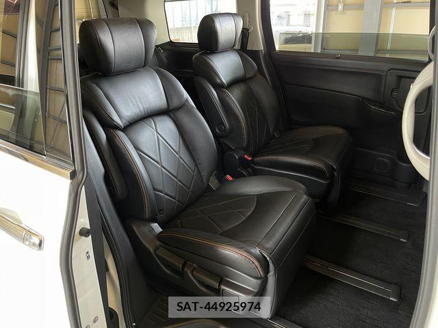 Nissan ELGRAND 2016-01 8035387-22