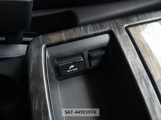 Nissan ELGRAND 2016-01 8035387-26