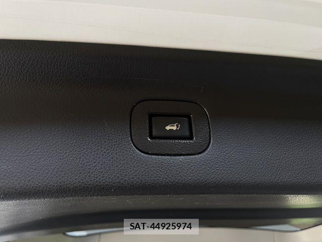 Nissan ELGRAND 2016-01 8035387-28