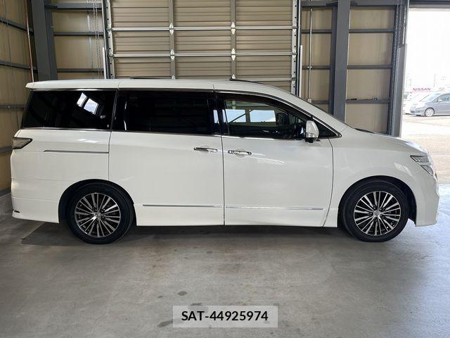 Nissan ELGRAND 2016-01 8035387-5