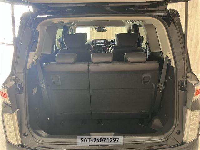 Nissan ELGRAND 2022-07 8035382-12