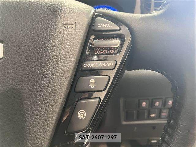 Nissan ELGRAND 2022-07 8035382-17