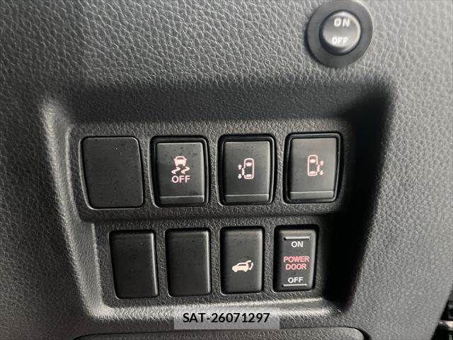 Nissan ELGRAND 2022-07 8035382-7