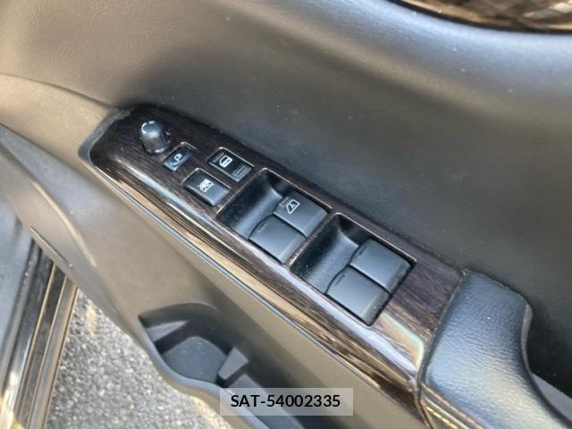 Nissan ELGRAND 2012-03 8035394-13