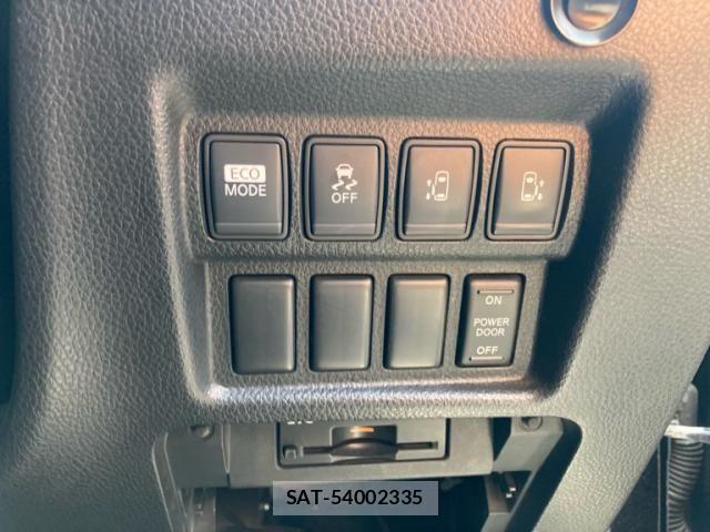 Nissan ELGRAND 2012-03 8035394-14