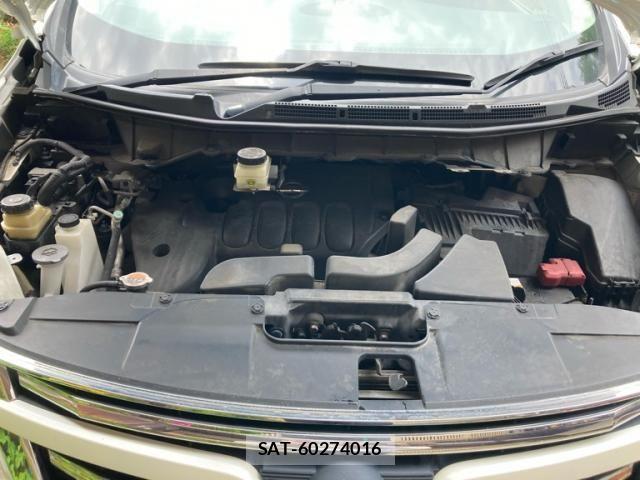 Nissan ELGRAND 2015-08 8073664-10