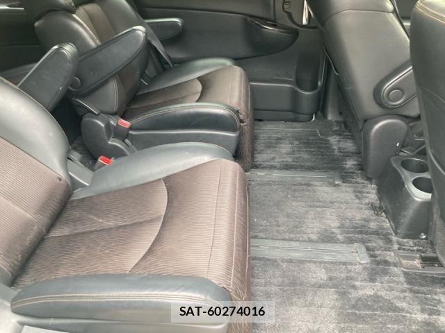 Nissan ELGRAND 2015-08 8073664-12