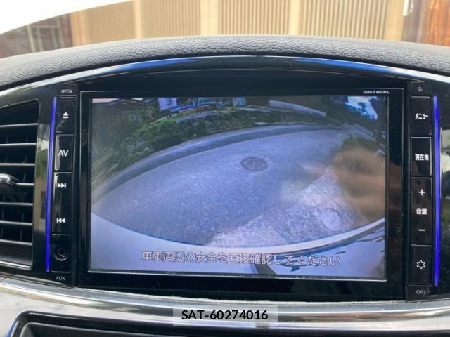 Nissan ELGRAND 2015-08 8073664-20