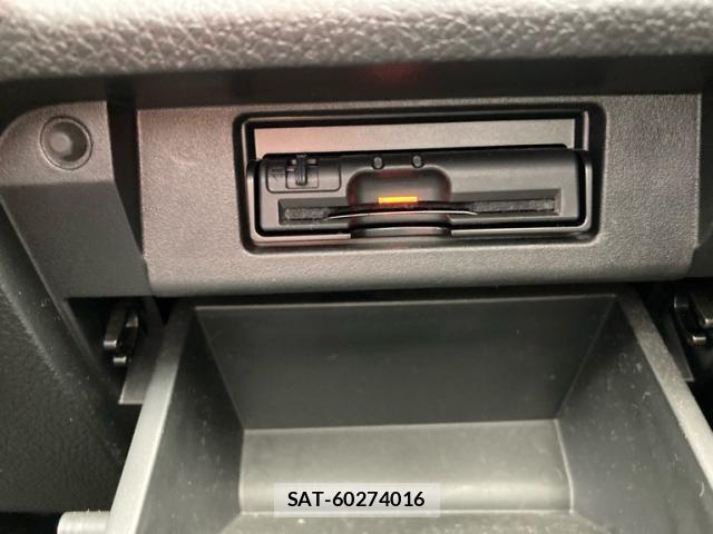 Nissan ELGRAND 2015-08 8073664-24