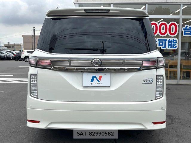 Nissan ELGRAND 2016-05 8073661-13