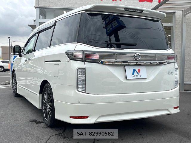 Nissan ELGRAND 2016-05 8073661-15