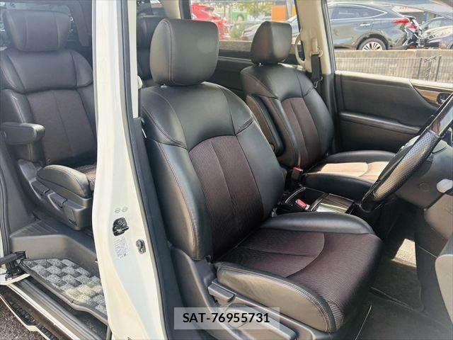 Nissan ELGRAND 2016-09 8073658-11