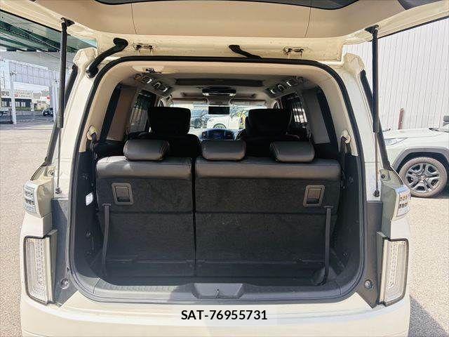 Nissan ELGRAND 2016-09 8073658-14