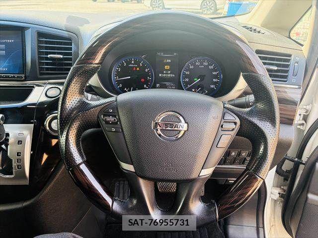 Nissan ELGRAND 2016-09 8073658-15