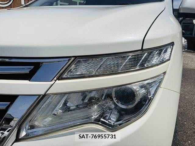 Nissan ELGRAND 2016-09 8073658-26