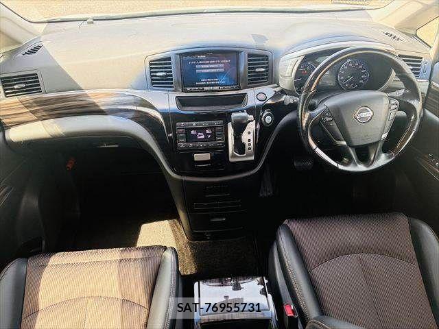 Nissan ELGRAND 2016-09 8073658-2