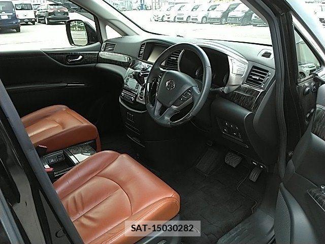 Nissan ELGRAND 2018-03 8073657-9
