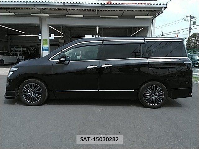 Nissan ELGRAND 2018-03 8073657-15