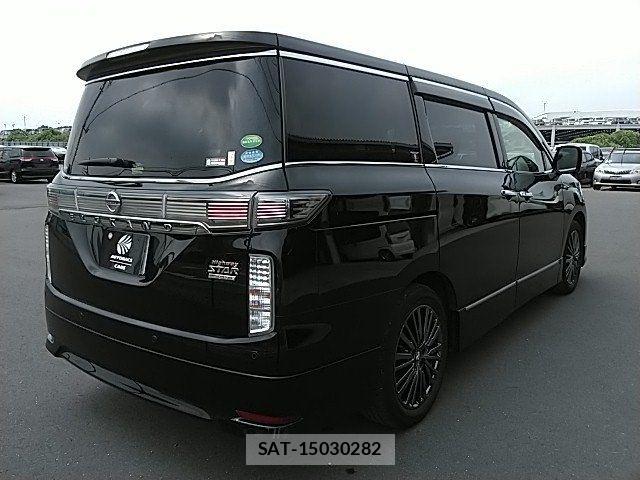 Nissan ELGRAND 2018-03 8073657-18
