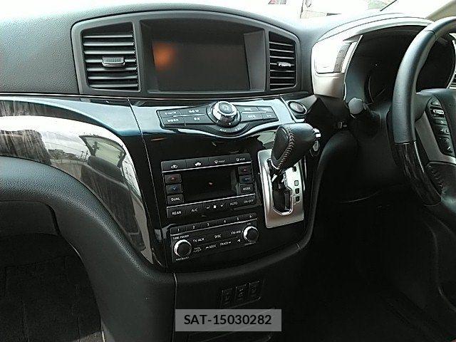 Nissan ELGRAND 2018-03 8073657-23