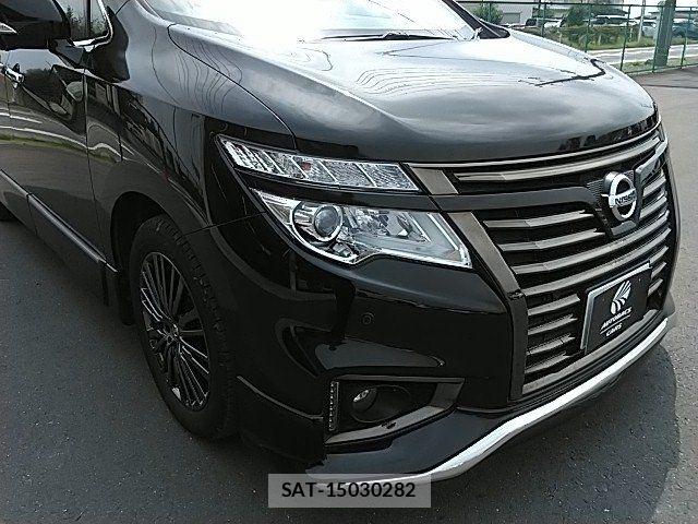 Nissan ELGRAND 2018-03 8073657-25