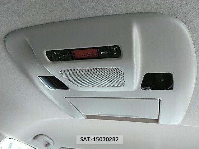 Nissan ELGRAND 2018-03 8073657-27