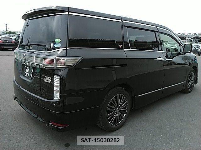 Nissan ELGRAND 2018-03 8073657-2