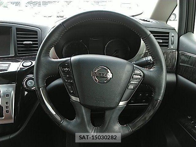 Nissan ELGRAND 2018-03 8073657-7