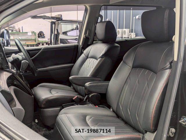 Nissan ELGRAND 2018-07 8073656-12