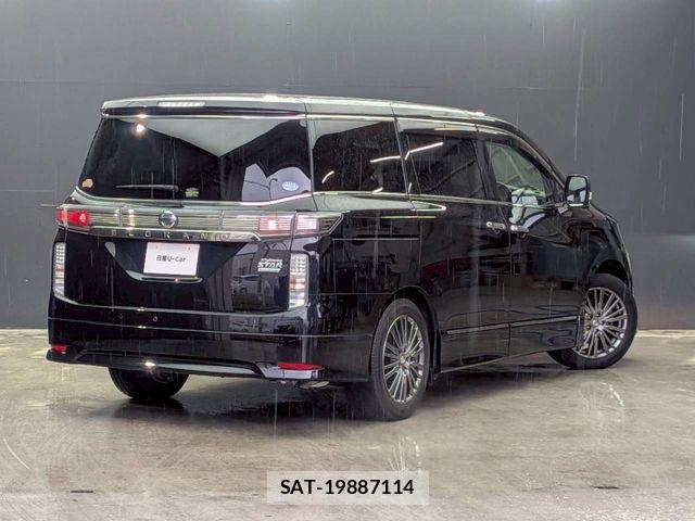 Nissan ELGRAND 2018-07 8073656-1