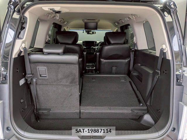 Nissan ELGRAND 2018-07 8073656-26