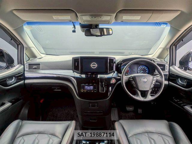 Nissan ELGRAND 2018-07 8073656-2