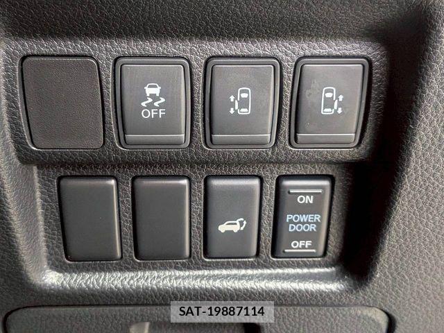 Nissan ELGRAND 2018-07 8073656-5
