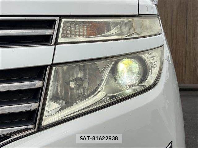 Nissan ELGRAND 2011-11 8073665-13