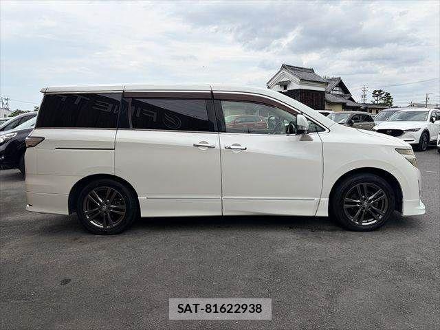 Nissan ELGRAND 2011-11 8073665-18
